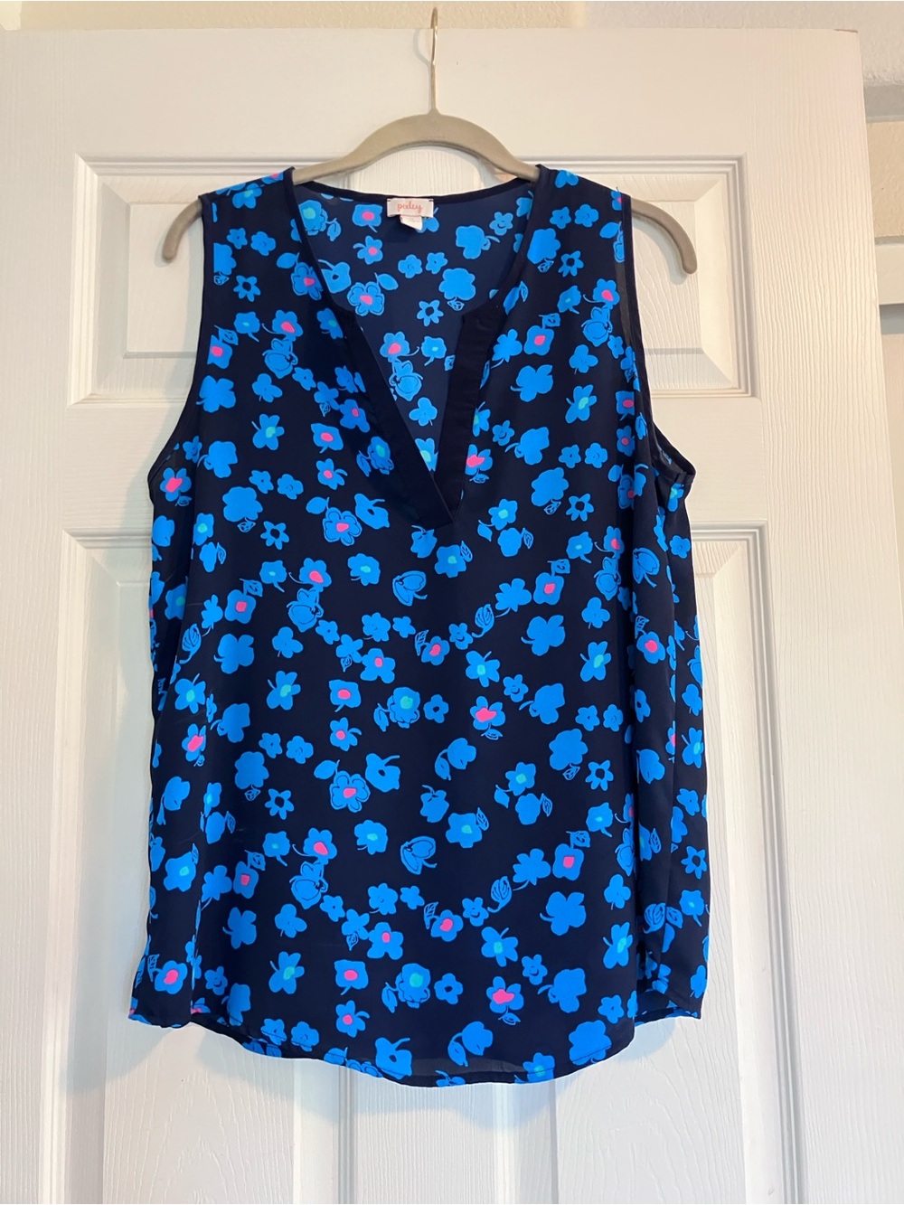 Pixley Navy Floral V-Neck Sleeveless Camisole